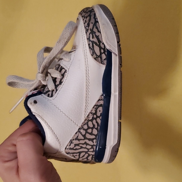 Air Jordan Retro 3 - Child Size 6C - Picture 16 of 16